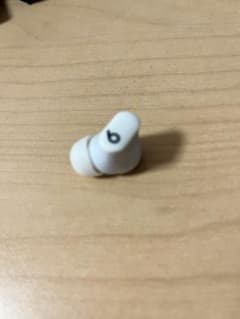 Beats studio buds 左耳のサムネイル
