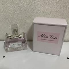 ミス ディオール ブルーミング ブーケ オードトワレ 30ml スプレーのサムネイル