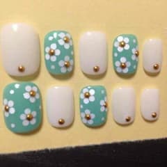 ミントグリーン×小花柄ネイルのサムネイル