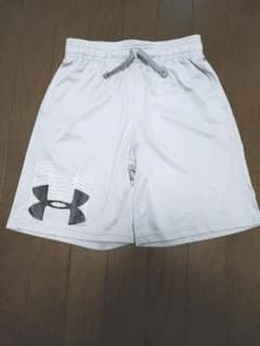 UNDER ARMOUR　ハーフパンツ　150cmのサムネイル