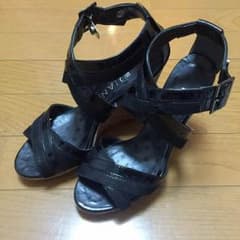 ブラックエナメルサンダルのサムネイル