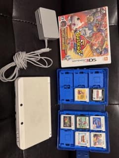 NEW3DS本体＋妖怪ウォッチバスターズ + 充電器 + ゲームカード8枚のサムネイル