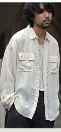 shiun シウン　キナリ色 長袖シャツ　Sサイズのサムネイル