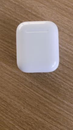 Apple AirPods 充電ケースのみのサムネイル
