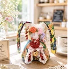 おばあちゃんのハンドメイド 着物うさぎ人形 お洋服風 幸せの鈴の音