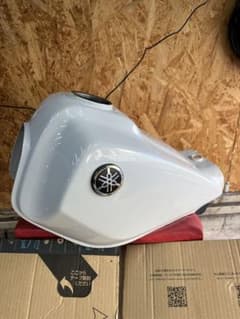 tw200 tw225 ガソリンタンク 業者塗装 - メルカリ