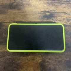 New 2DS LL ブラック/グリーン 充電器付きのサムネイル