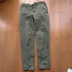 オリーブ色 チノパン Sサイズのサムネイル