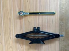 パンタグラフジャッキ 2トン ラチェットレンチ付きのサムネイル