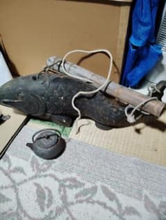 H*Y様 囲炉裏の木魚と鉄？銅？製急須のサムネイル