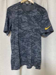 さらに期間値下げ　NIKEナイキ 迷彩Tシャツのサムネイル