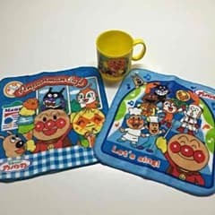 780円⇨580円✳︎アンパンマン タオルハンカチ２枚のサムネイル