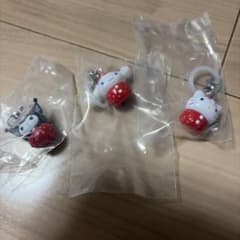 サンリオ　いちごめじるしアクセサリー　キティ　シナモン　クロミのサムネイル