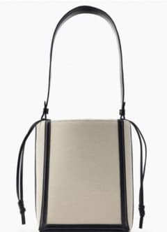 ZARA ショルダーバックのサムネイル
