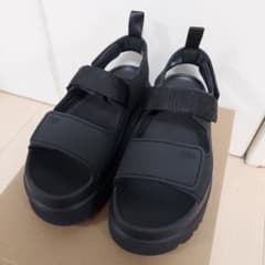 UGG　ゴールデングロウ　24cmのサムネイル