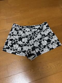 salire 花柄 ショートパンツ ブラックのサムネイル