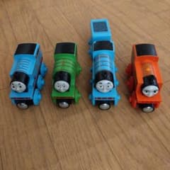 木製きかんしゃトーマス(旧型)トーマス、パーシー、ゴードン、ニア　木製レールのサムネイル