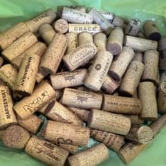 日本ワイン、ブルゴーニュワインのコルクのサムネイル