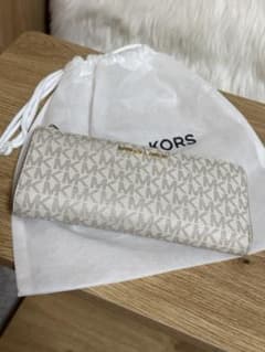 MICHAEL KORS 長財布 白 ベージュ マイケルコースのサムネイル