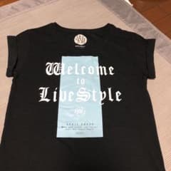 安室 奈美恵さん Tシャツのサムネイル
