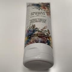 Bath&Body Works Dressed in White ボディクリームのサムネイル