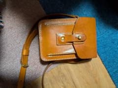 herz キャメル　お散歩バッグ　レザーショルダーバッグのサムネイル