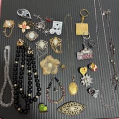 アクセサリーセット ネックレス ブローチ まとめ売り - メルカリ