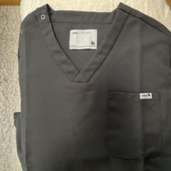 moz & infirmière 黒Vネックシャツのサムネイル