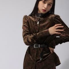 HARE ベロア ペイズリー柄 ブラウス　スカートのサムネイル