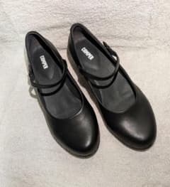 【美品】CAMPER カンペールストラップパンプス ブラック 黒 レザー 37のサムネイル