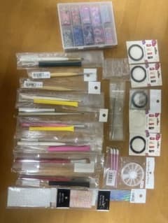 【豪華】きまぐれ筆 ネイルブラシ・転写シート・ネイルパーツ 豪華まとめ売りのサムネイル