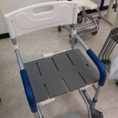 入浴用車椅子 滑り止め、足置き、キャスター付き - メルカリ