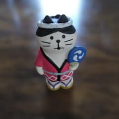 猫の置物 祭り衣装と着物のサムネイル