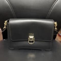 FURLA ブラック レザー ショルダーバッグのサムネイル