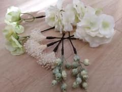 ヘッドアクセサリー 造花のサムネイル