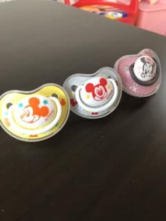 おしゃぶり 3個セットのサムネイル