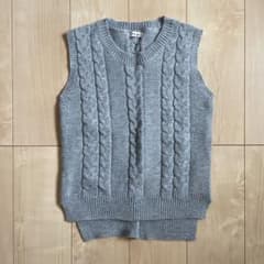 ニットベストのサムネイル