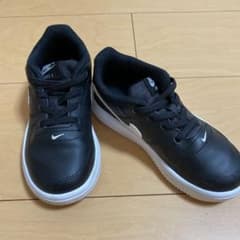 キッズシューズ　NIKE ナイキ　エアフォース1のサムネイル