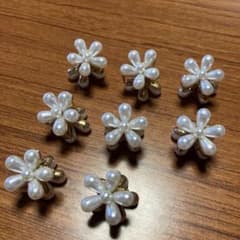 ホワイトパール花形ヘアピン8個セット