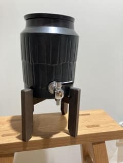 長谷園 伊賀焼 iサーバー 木製台付 黒釉 ASU-6 焼酎サーバー - メルカリ