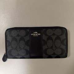 COACH長財布のサムネイル