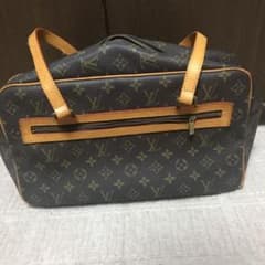 ルイヴィトン ショルダーバックのサムネイル