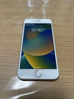 iPhone8 64GB SIMロック解除済のサムネイル