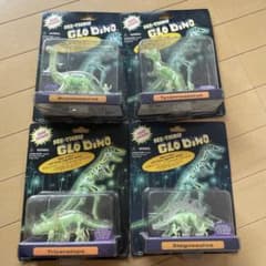 see thru glo dino 暗闇 光る 恐竜 フィギュア 模型のサムネイル