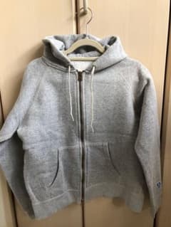 パーカーのサムネイル