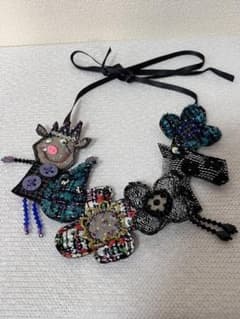アルベロベロ ハンドメイド ネックレス 動物と花モチーフのサムネイル