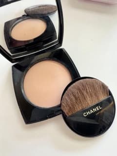 CHANEL LES BEIGESフェイスパウダー N°10 12g ブラシ付きのサムネイル
