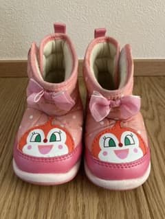 【値下げしました】スノーブーツ　ドキンちゃん　13.5cmのサムネイル