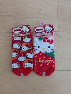 【値下げ】ハローキティ 靴下 福岡限定 ✨2足セット✨のサムネイル