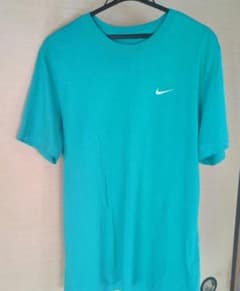 Nike ワンポイントロゴ Tシャツ グリーンのサムネイル